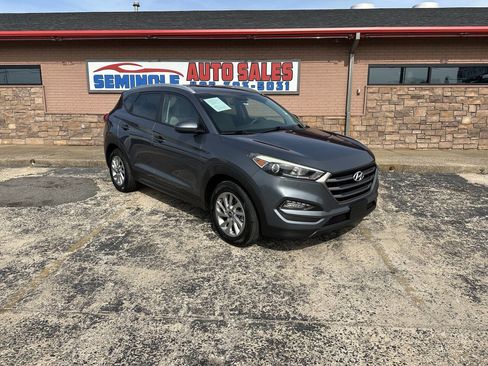 Used 2016 Hyundai Tucson SE w/ Option Group 02 FWD image 2