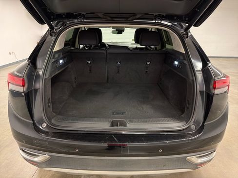 Used 2022 Buick Envision Essence w/ Technology Package I FWD image 18