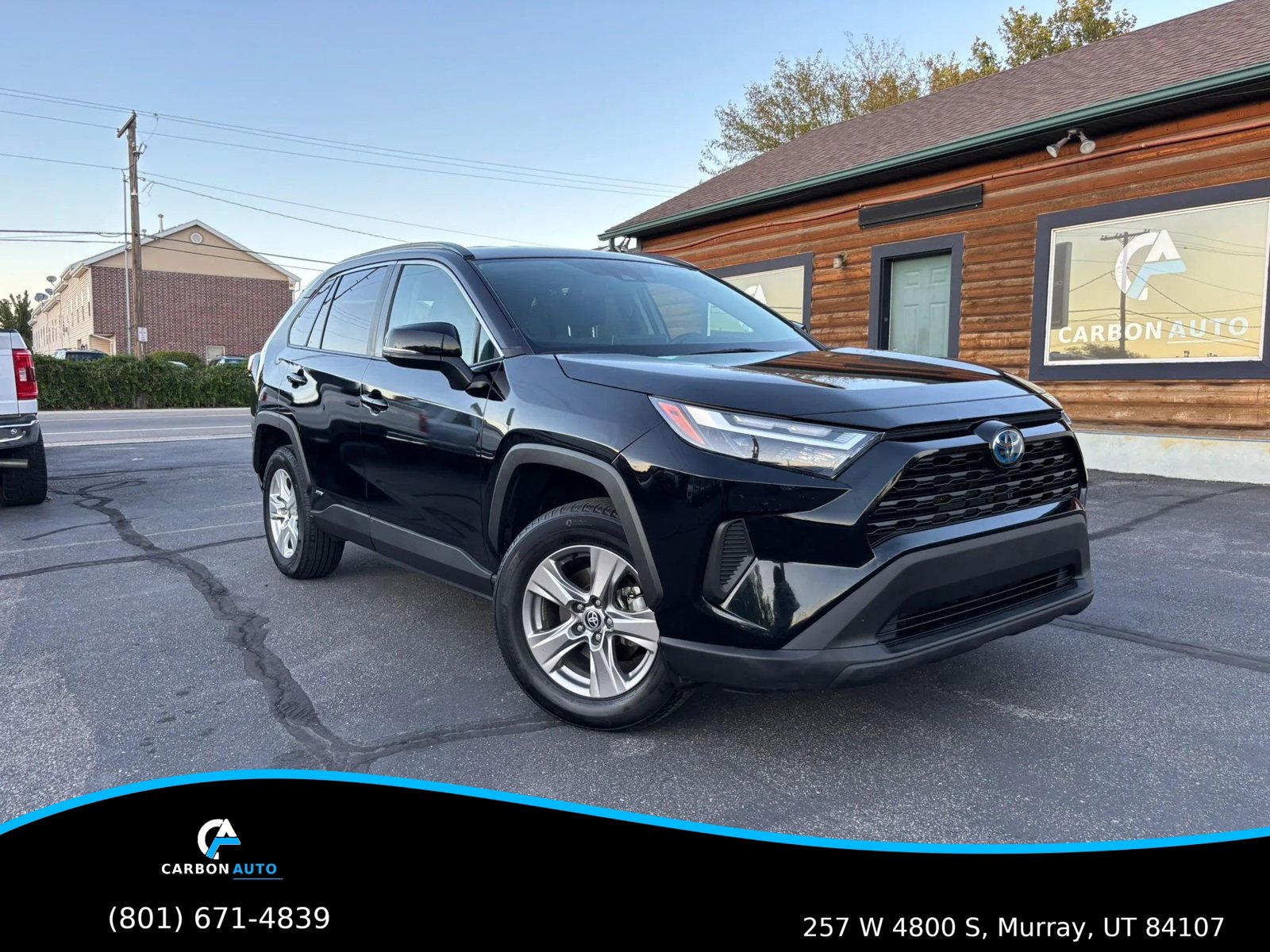 Used 2024 Toyota RAV4 XLE AWD/4WD image 1