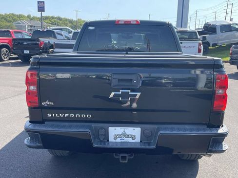 Used 2018 Chevrolet Silverado 1500 Custom w/ Custom Value Package RWD image 4