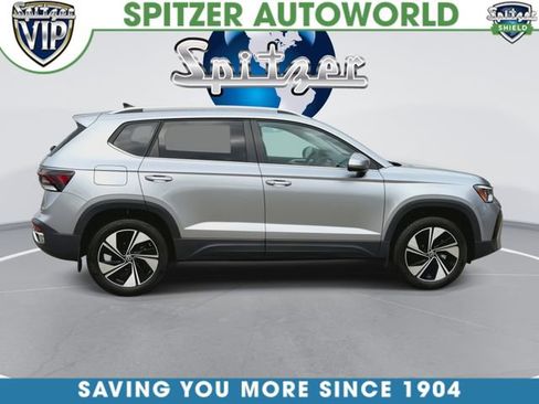 Used 2025 Volkswagen Taos SE AWD/4WD image 10