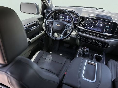 Used 2022 Chevrolet Silverado 1500 LTZ AWD/4WD image 30