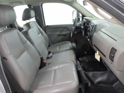 Used 2013 Chevrolet Silverado 2500 W/T AWD/4WD image 16