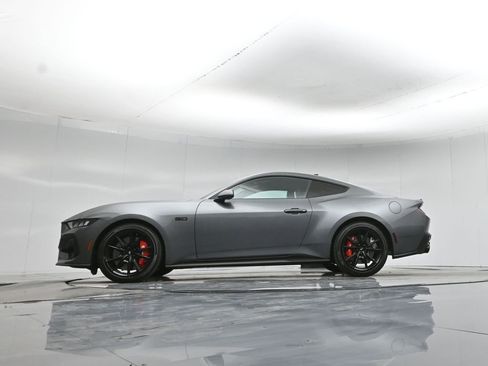 Used 2024 Ford Mustang GT Premium image 8