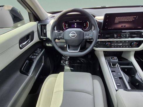 New 2026 Nissan Pathfinder SL FWD image 13