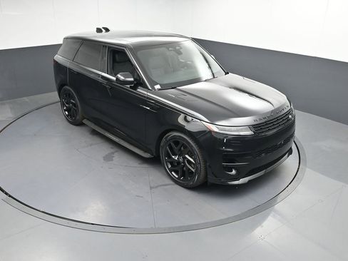 New 2025 Land Rover Range Rover Sport Dynamic SE AWD/4WD image 38