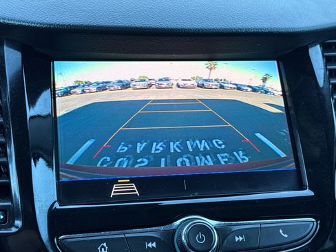 Used 2022 Chevrolet Trax LT w/ Driver Confidence Package AWD/4WD image 19