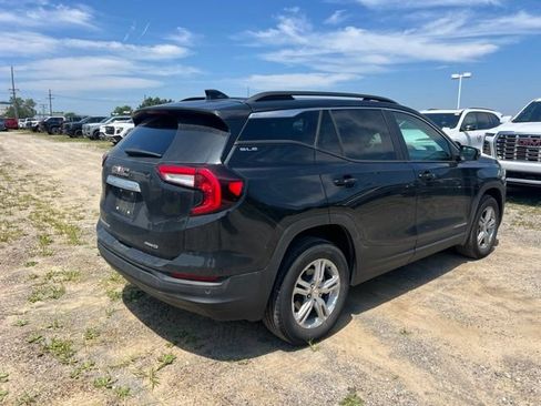 Used 2024 GMC Terrain SLE w/ Driver Convenience Package AWD/4WD image 5