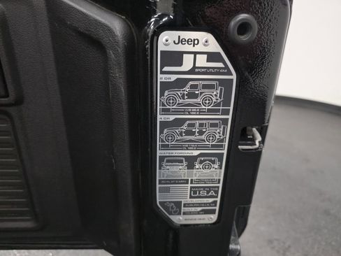 Used 2019 Jeep Wrangler Sport AWD/4WD image 35