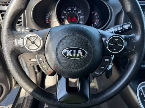 Used 2017 Kia Soul w/ Convenience Package FWD image 17