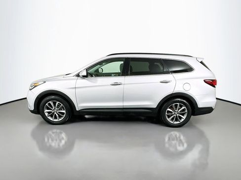 Used 2017 Hyundai Santa Fe SE image 8