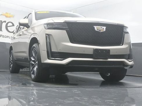 Used 2021 Cadillac Escalade Sport w/ Driver Assist Tech Package AWD/4WD image 3