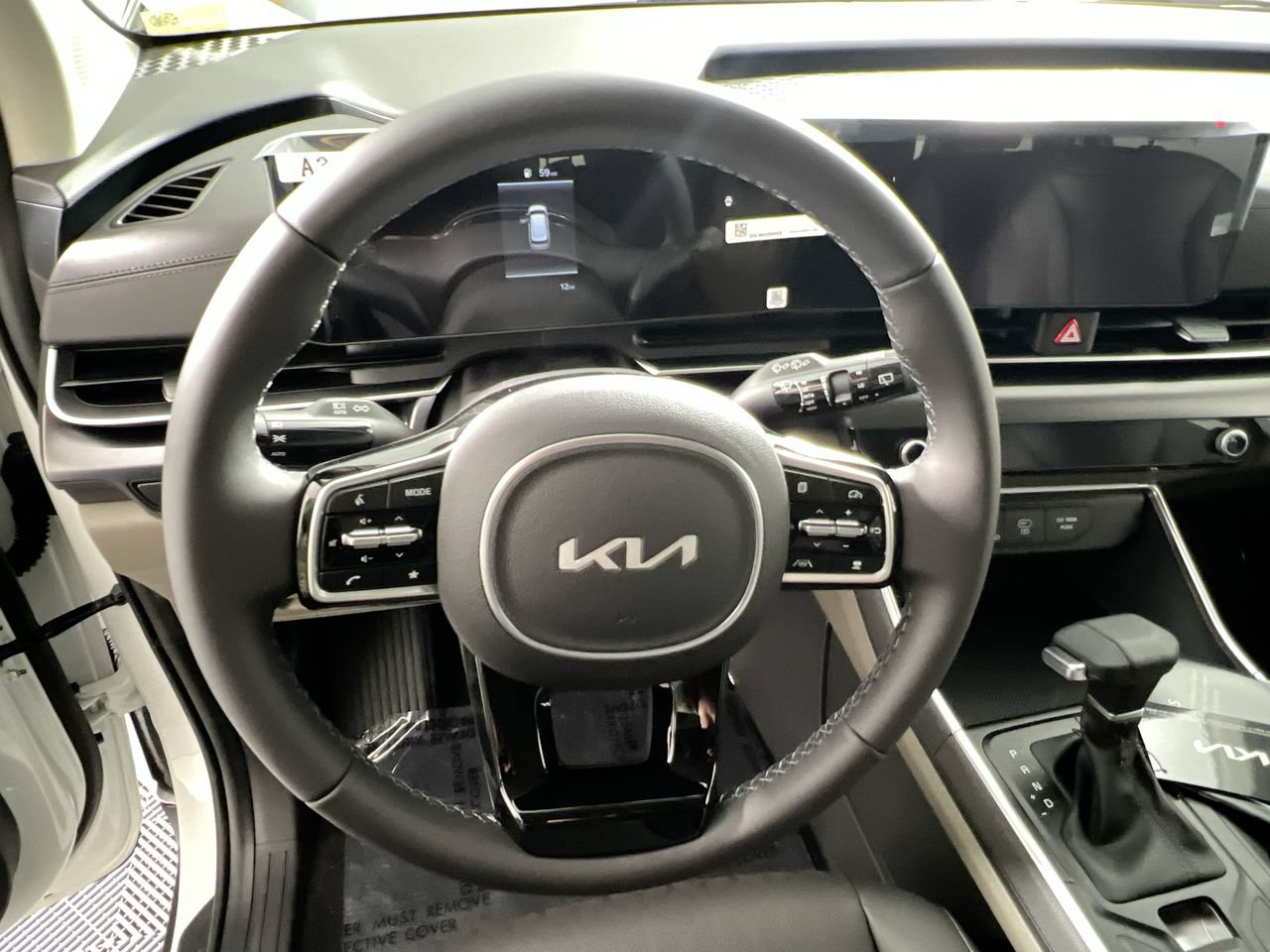 New 2026 Kia Carnival FWD image 17