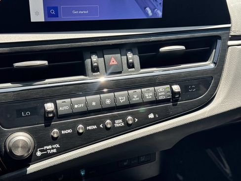 Used 2025 Lexus ES 300h w/ Premium Package FWD image 23