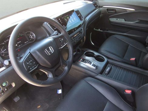 Certified 2023 Honda Passport EX-L image 17