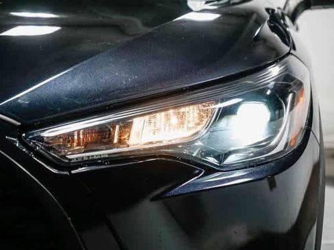 Certified 2022 Toyota Corolla Cross LE image 7