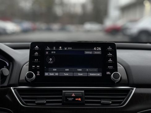 Used 2018 Honda Accord EX image 18