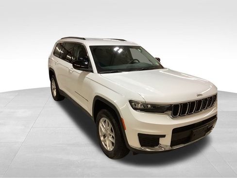 Used 2023 Jeep Grand Cherokee L Laredo image 9