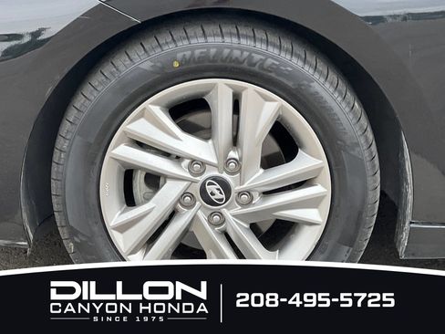 Used 2019 Hyundai Elantra SEL FWD image 23