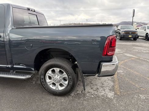Used 2025 RAM 3500 Laramie AWD/4WD image 9