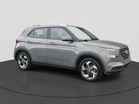 Certified 2022 Hyundai Venue SEL image 2