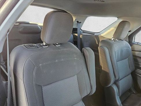 Used 2023 Ford Explorer XLT RWD image 12