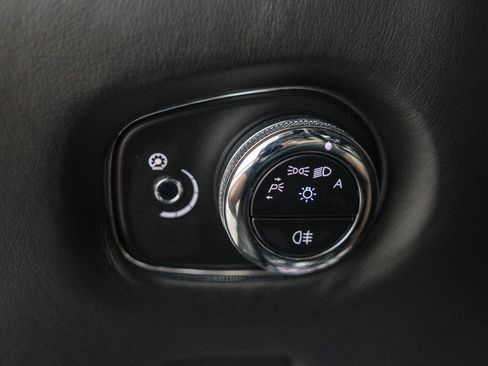 Used 2019 Aston Martin DBS Superleggera RWD image 26