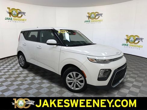 Used 2022 Kia Soul LX image 1