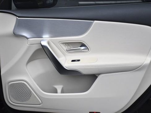 Used 2022 Mercedes-Benz A 220 image 32