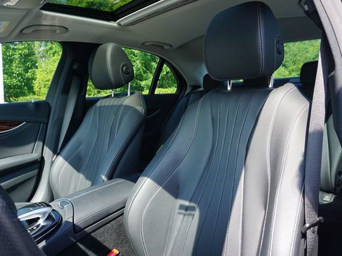Used 2017 Mercedes-Benz E 300 4MATIC image 13