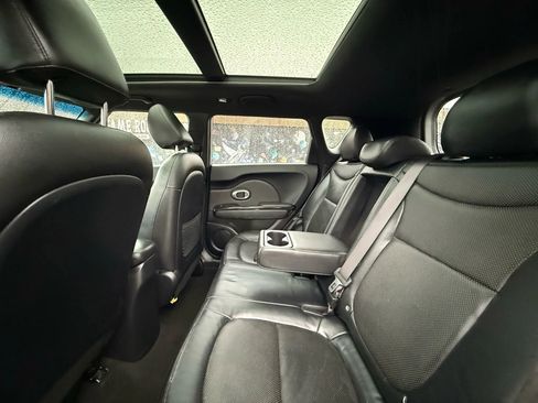 Used 2015 Kia Soul ! w/ Sun & Sound Package image 32