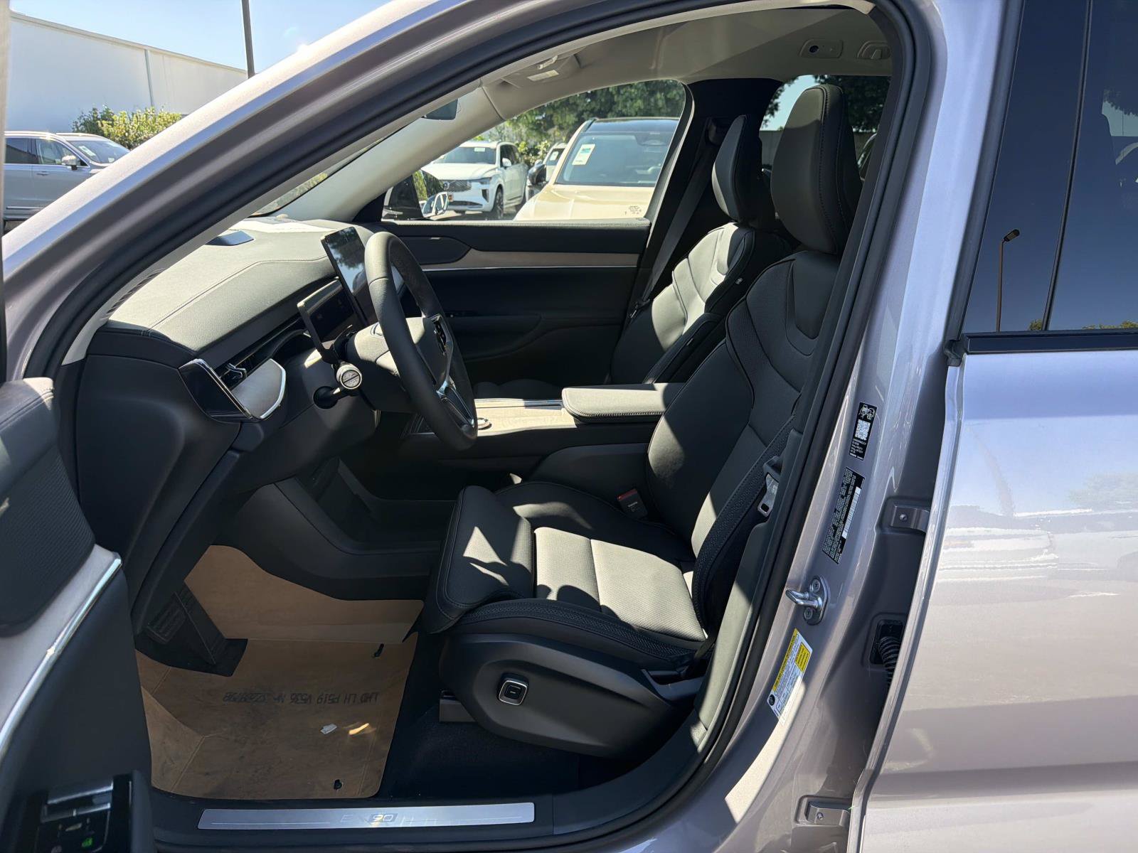 New 2026 Volvo EX90 Plus AWD/4WD image 13