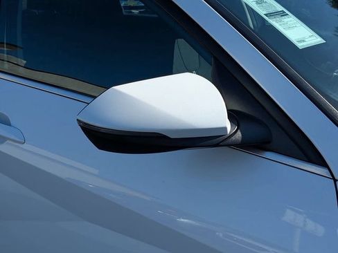 Used 2022 Hyundai Elantra SEL w/ Convenience + Premium Package FWD image 11
