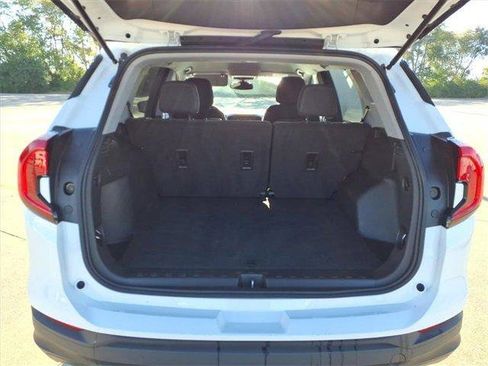 Used 2024 GMC Terrain SLE image 22