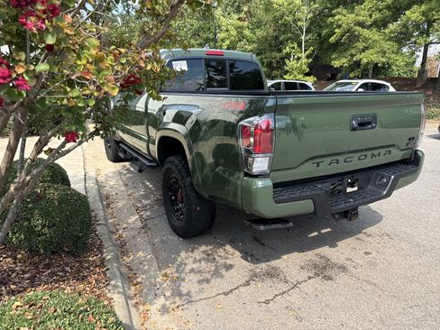 Used 2022 Toyota Tacoma TRD Sport w/ TRD Premium Sport Package AWD/4WD image 44