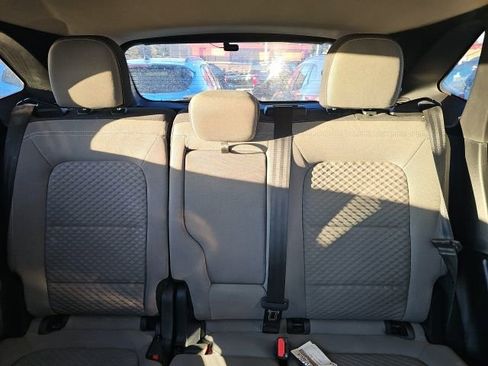 Used 2020 Ford Escape SE image 9