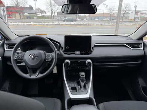 Used 2023 Toyota RAV4 LE image 10
