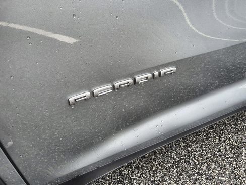 Used 2025 GMC Acadia Elevation image 32