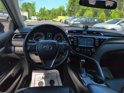 Used 2019 Toyota Camry SE FWD image 19