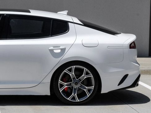 Used 2020 Kia Stinger GT2 AWD/4WD image 12