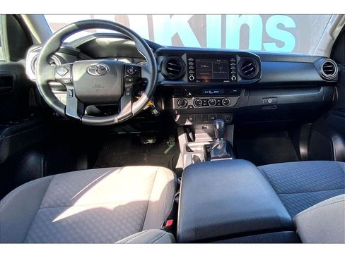 Used 2022 Toyota Tacoma SR image 17