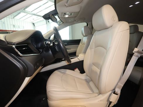 Used 2024 Buick Enclave Essence w/ Sport Touring Edition AWD/4WD image 22