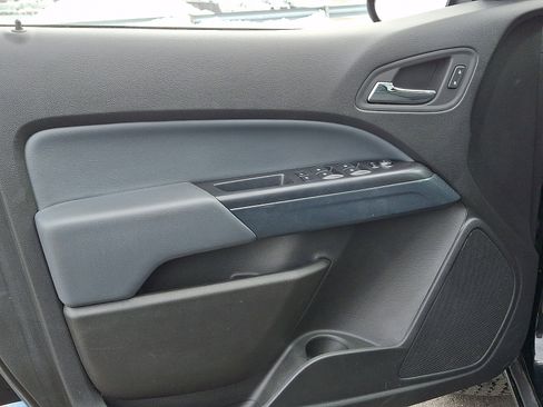 Used 2019 Chevrolet Colorado Z71 image 12