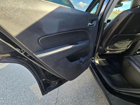 Used 2017 GMC Terrain SLT image 34