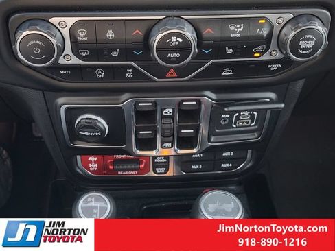 Used 2023 Jeep Wrangler Unlimited Rubicon w/ LED Lighting Group AWD/4WD image 20