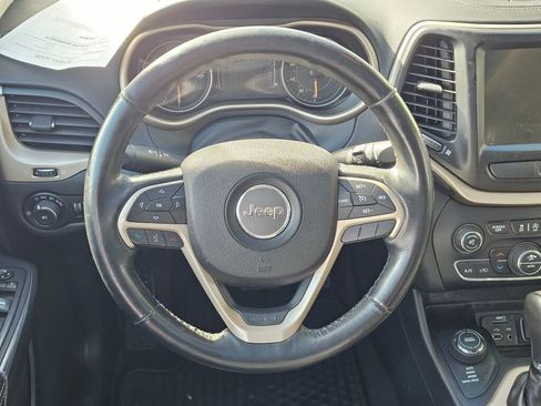 Used 2016 Jeep Cherokee Latitude w/ North All-Season Group AWD/4WD image 18