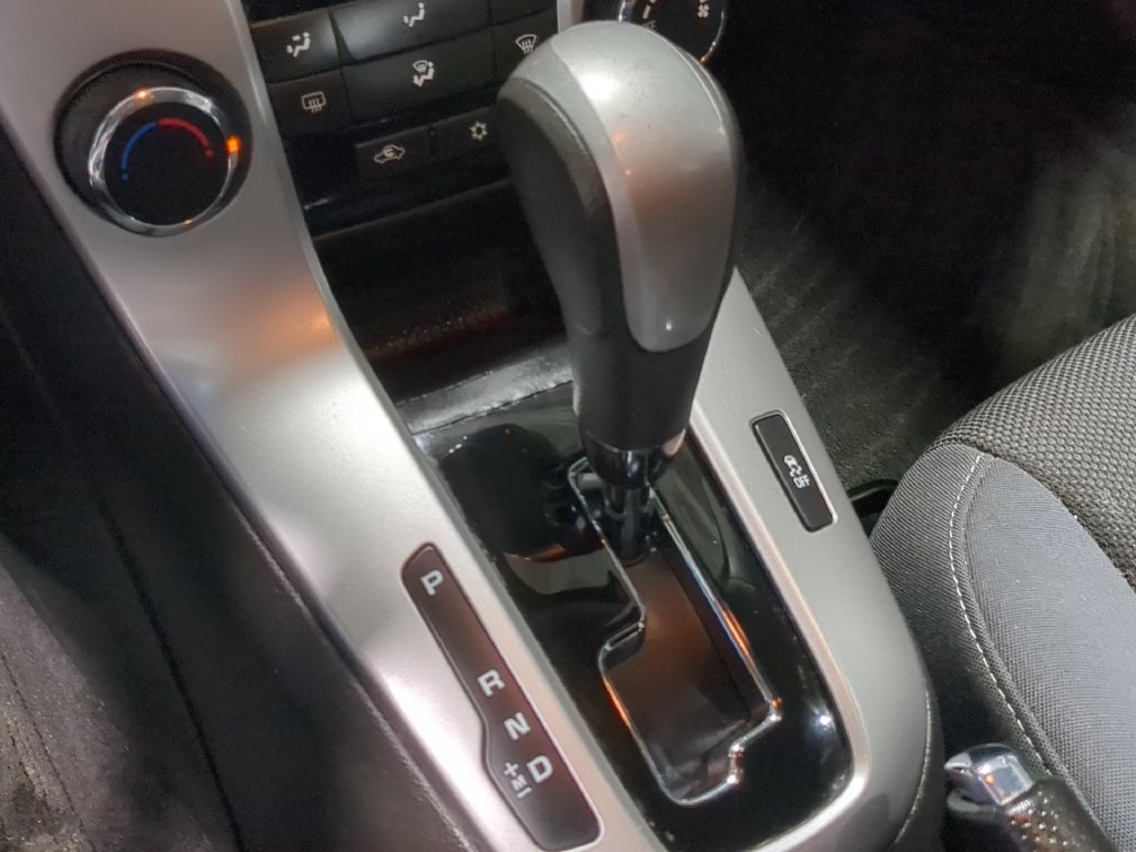 Used 2016 Chevrolet Cruze LT FWD image 33