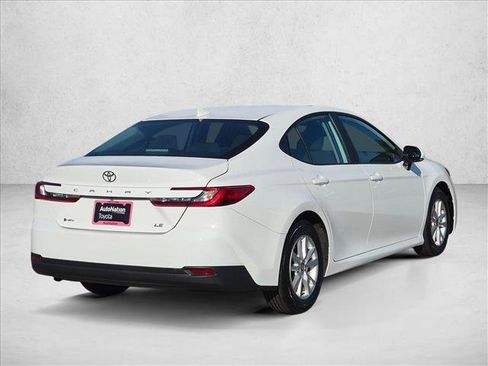 Used 2025 Toyota Camry LE FWD image 5