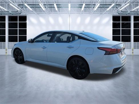 Used 2021 Nissan Altima 2.5 Platinum image 5