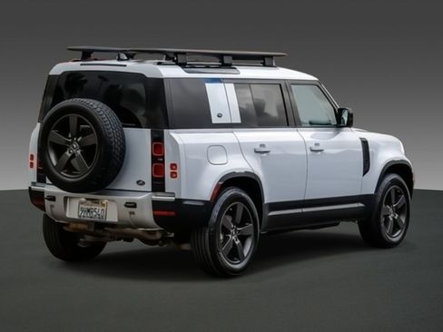Used 2023 Land Rover Defender 110 S image 4